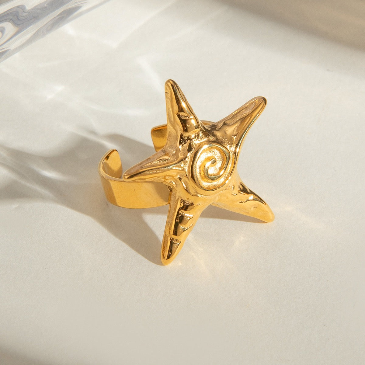 A Bondi star ring