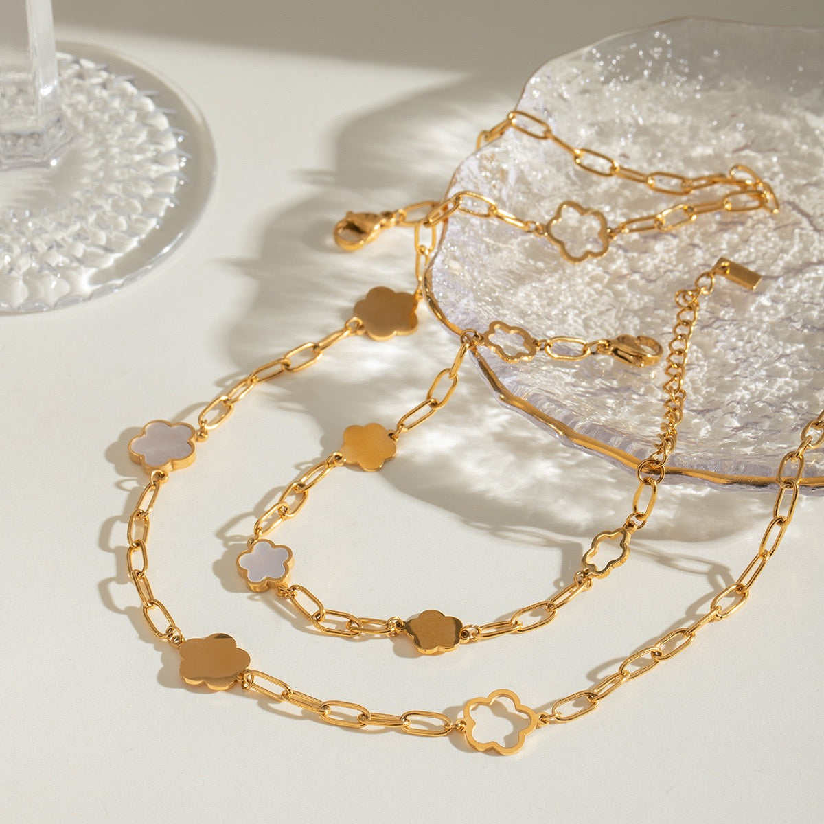 Christina Little white flower set