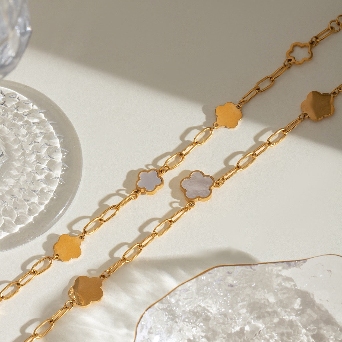 Christina Little white flower set