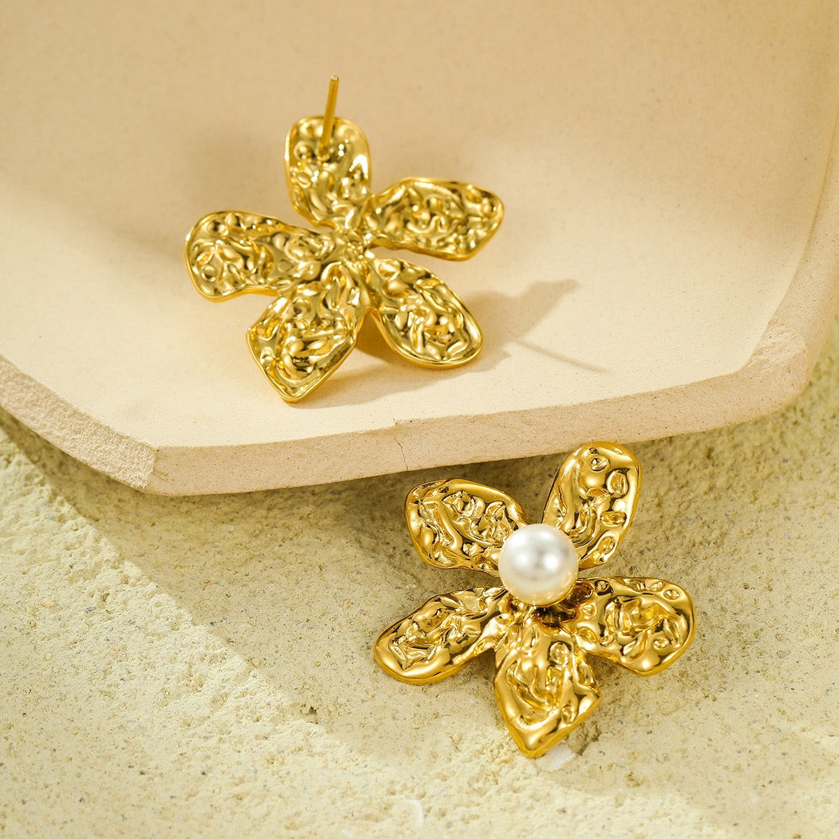 Pearly flower earrings