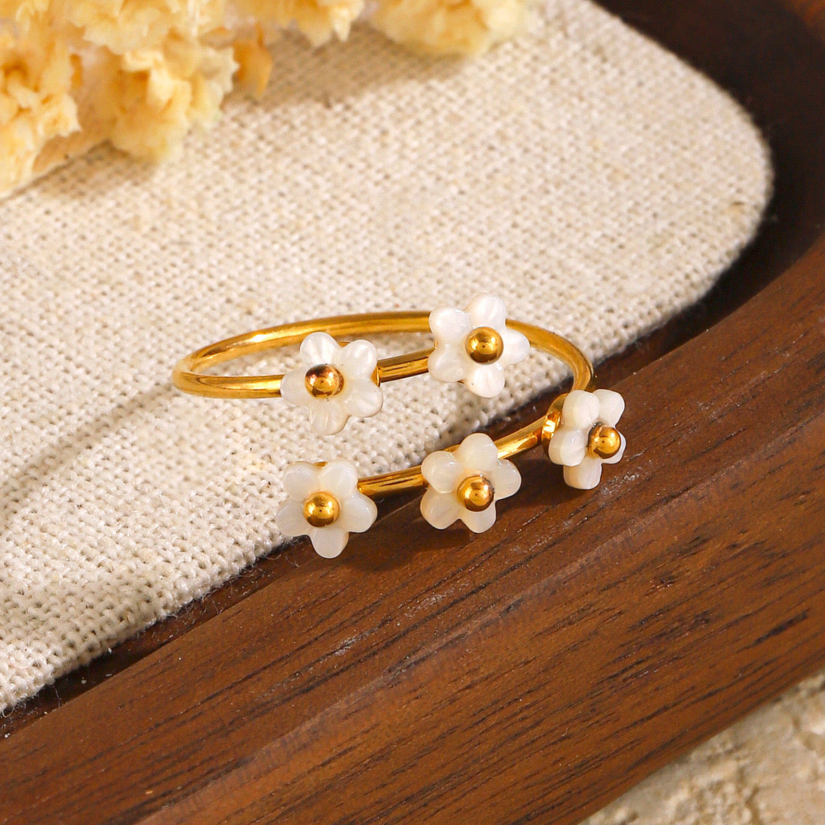 Arya White flower rings collections