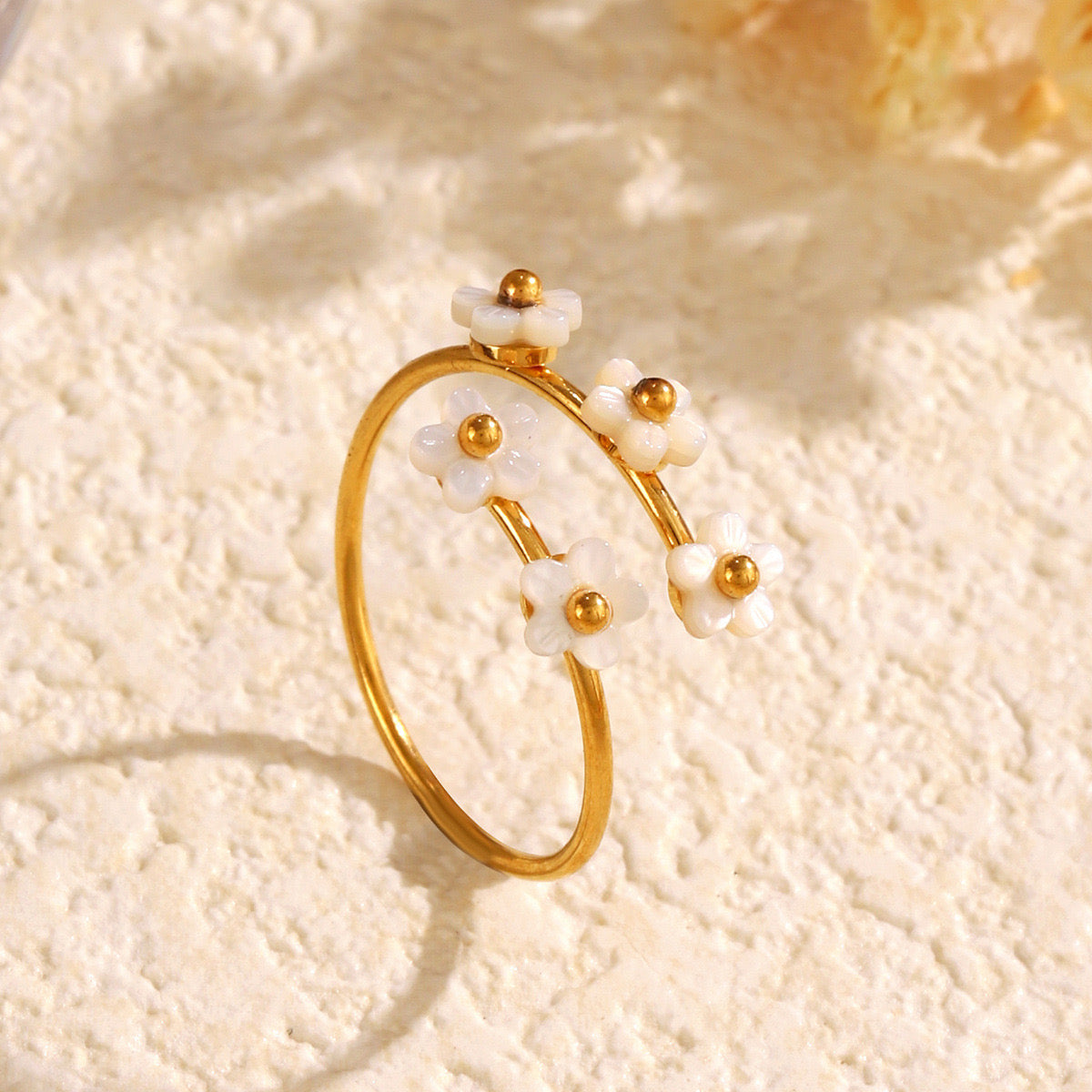 Arya White flower rings collections