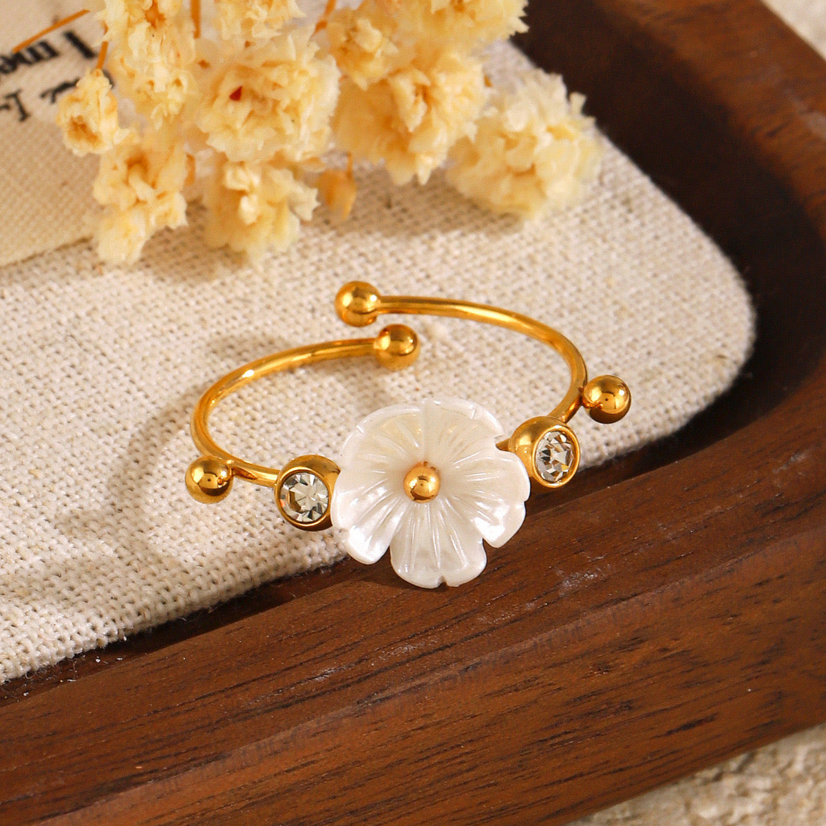 Arya White flower rings collections