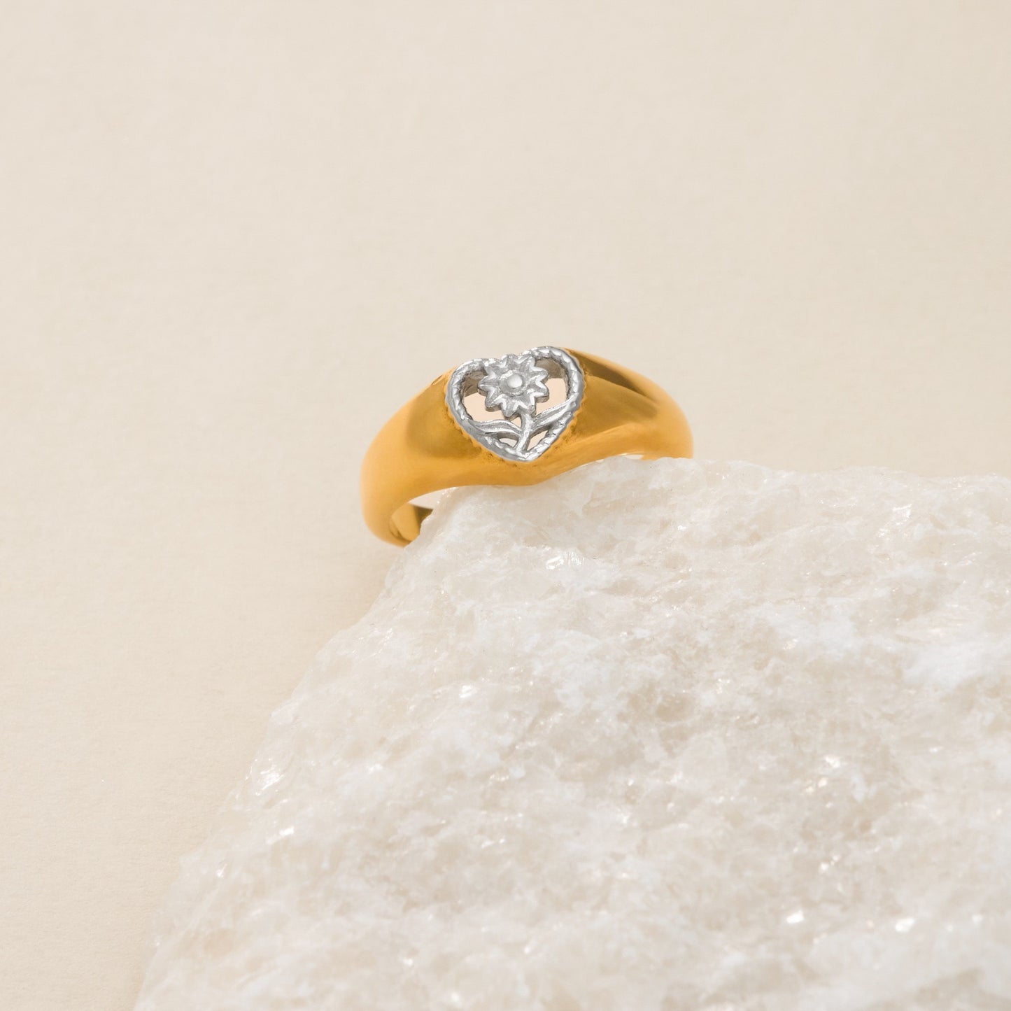 Two tones statement rings