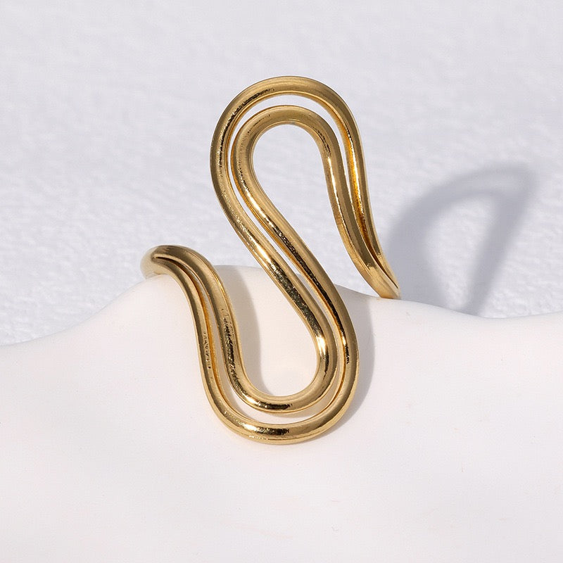 Big S statement rings