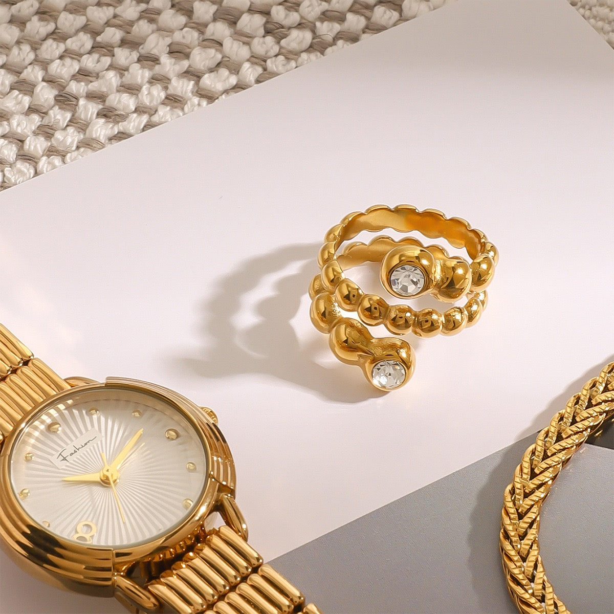 Bright Sunday rings collection