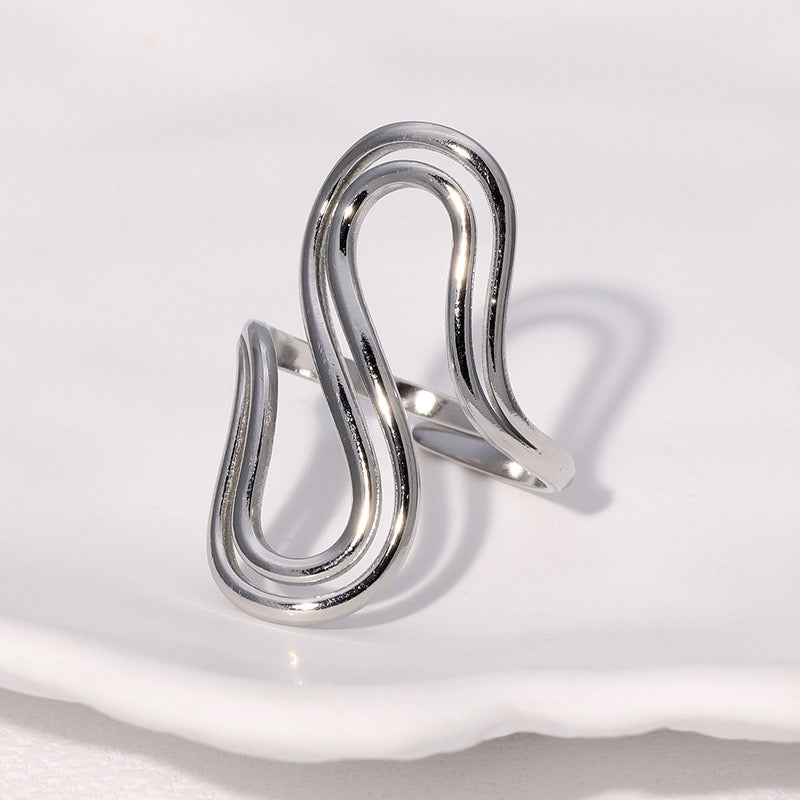 Big S statement rings