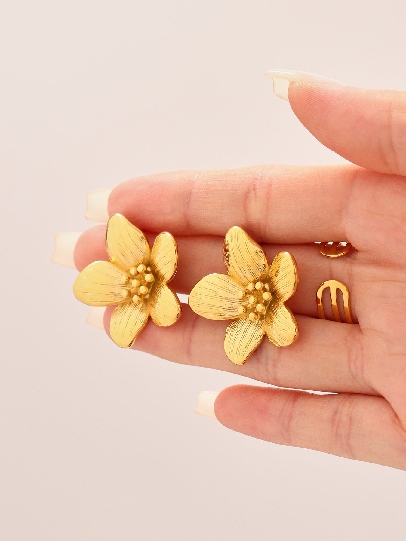 Nancy flower earrings
