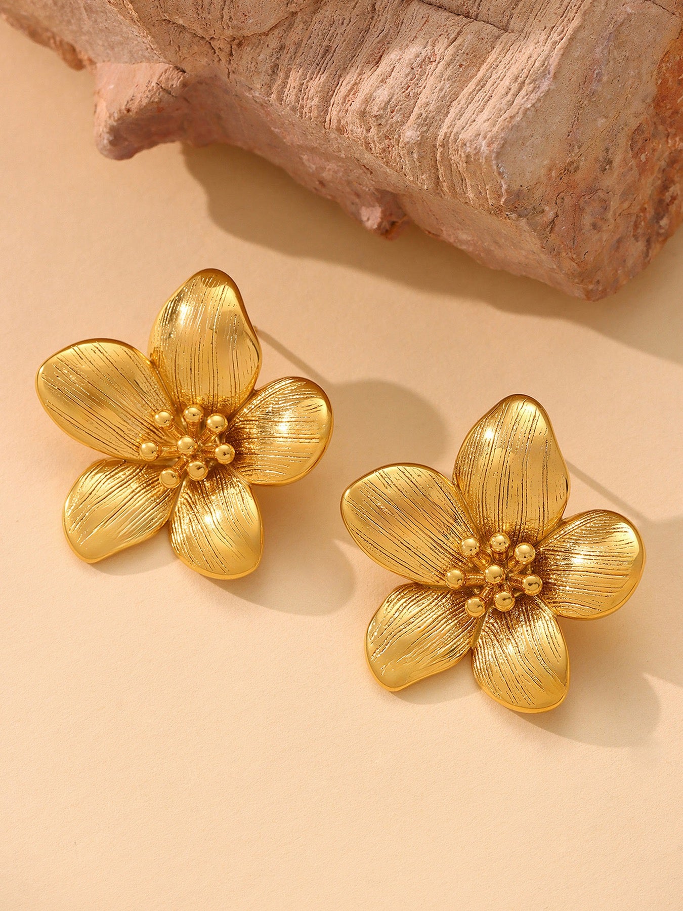 Nancy flower earrings
