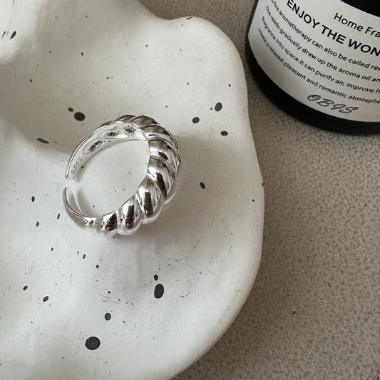 Classic twist sterling silver ring