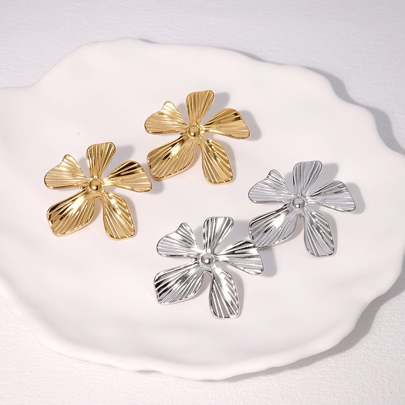 Emma flower earrings