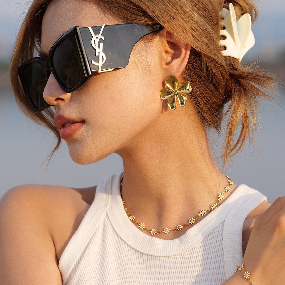 Darien Daisy collections