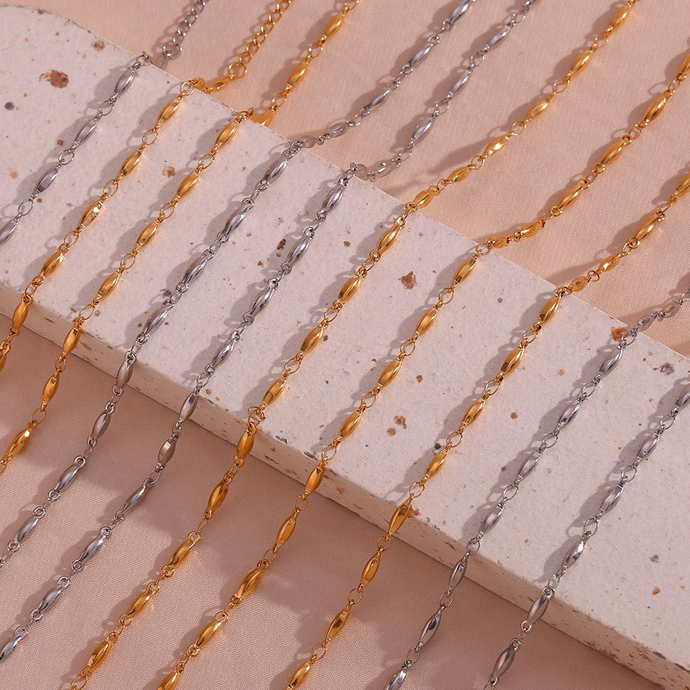 Daliah dainty chains set