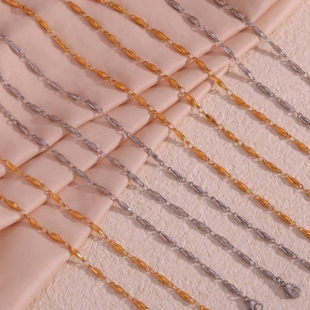 Daliah dainty chains set