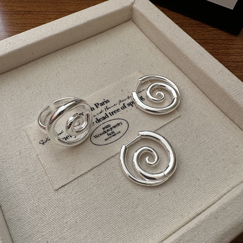 Sterling silver swirl ring