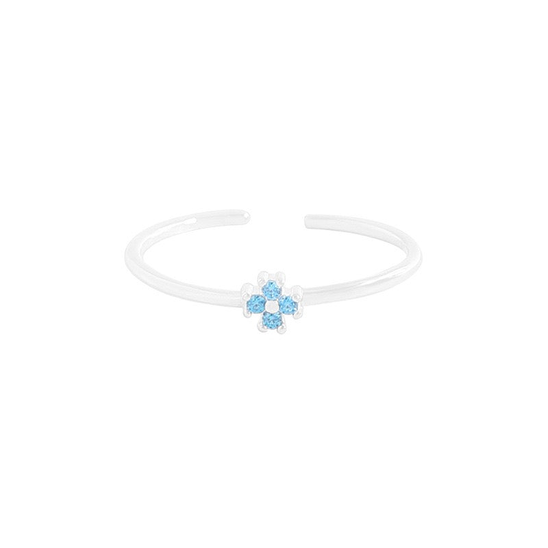 Dainty flower silver ring
