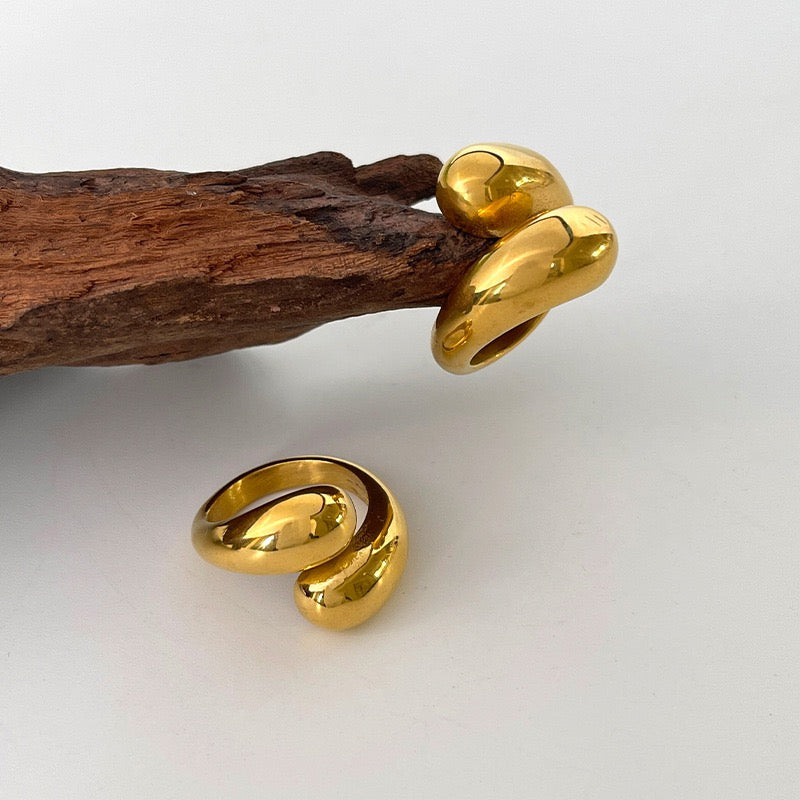 Big statement Elsa ring