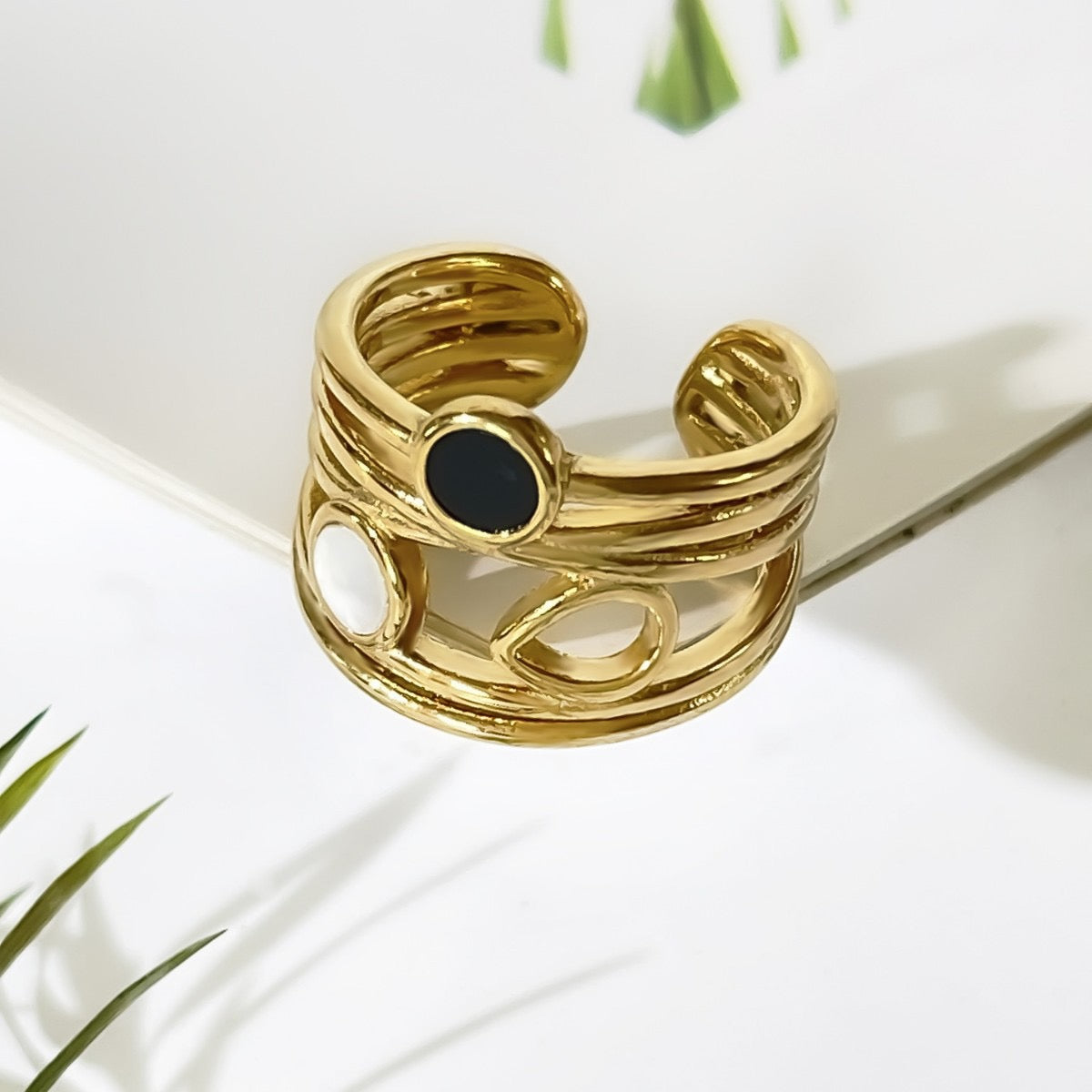 Black and white layer ring