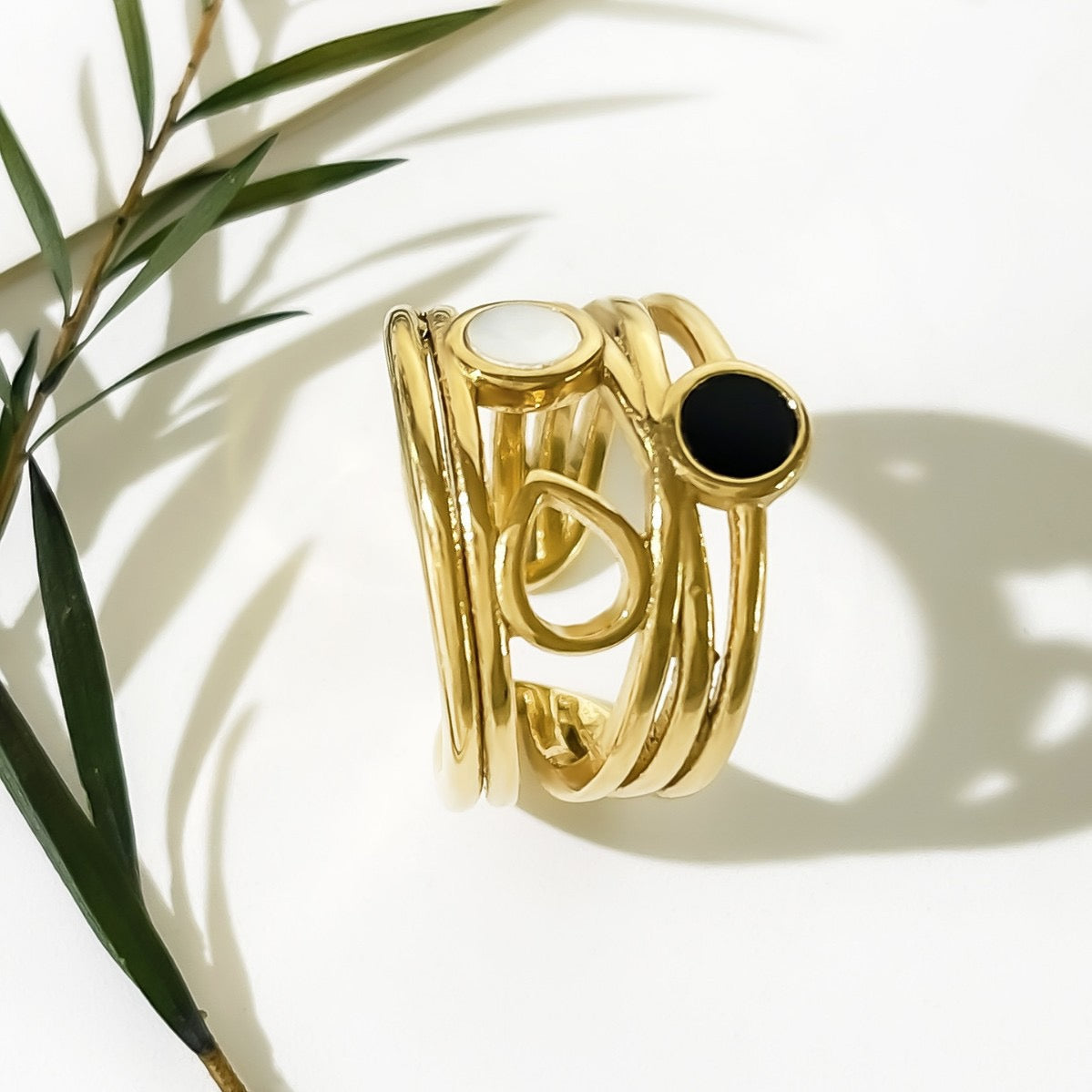 Black and white layer ring