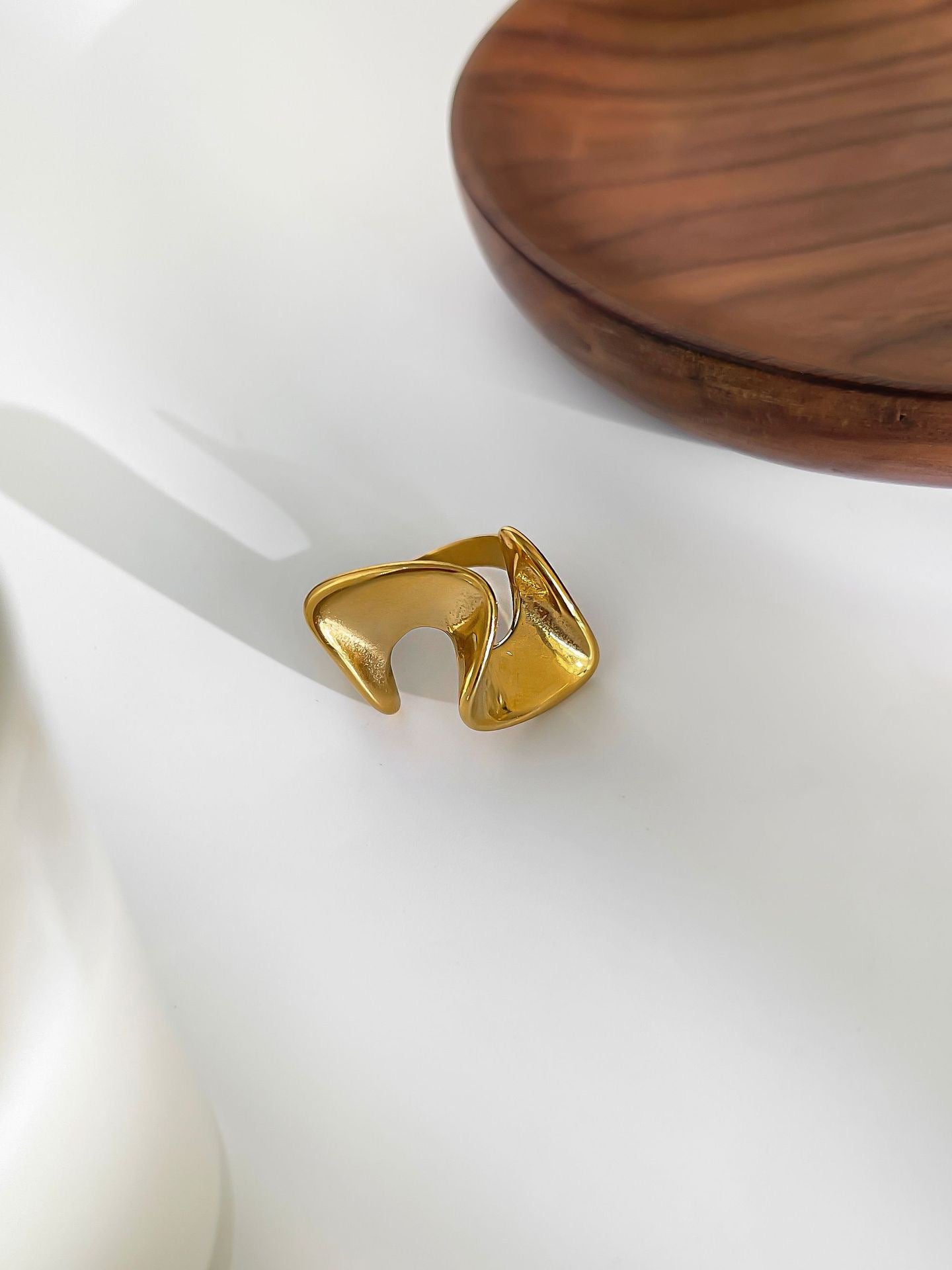 Waves of the sea statement ring