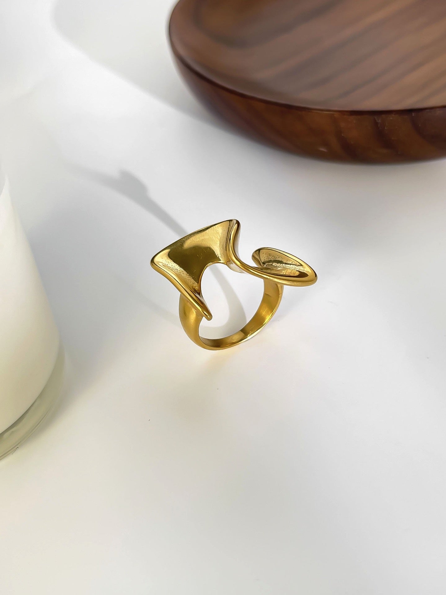 Waves of the sea statement ring