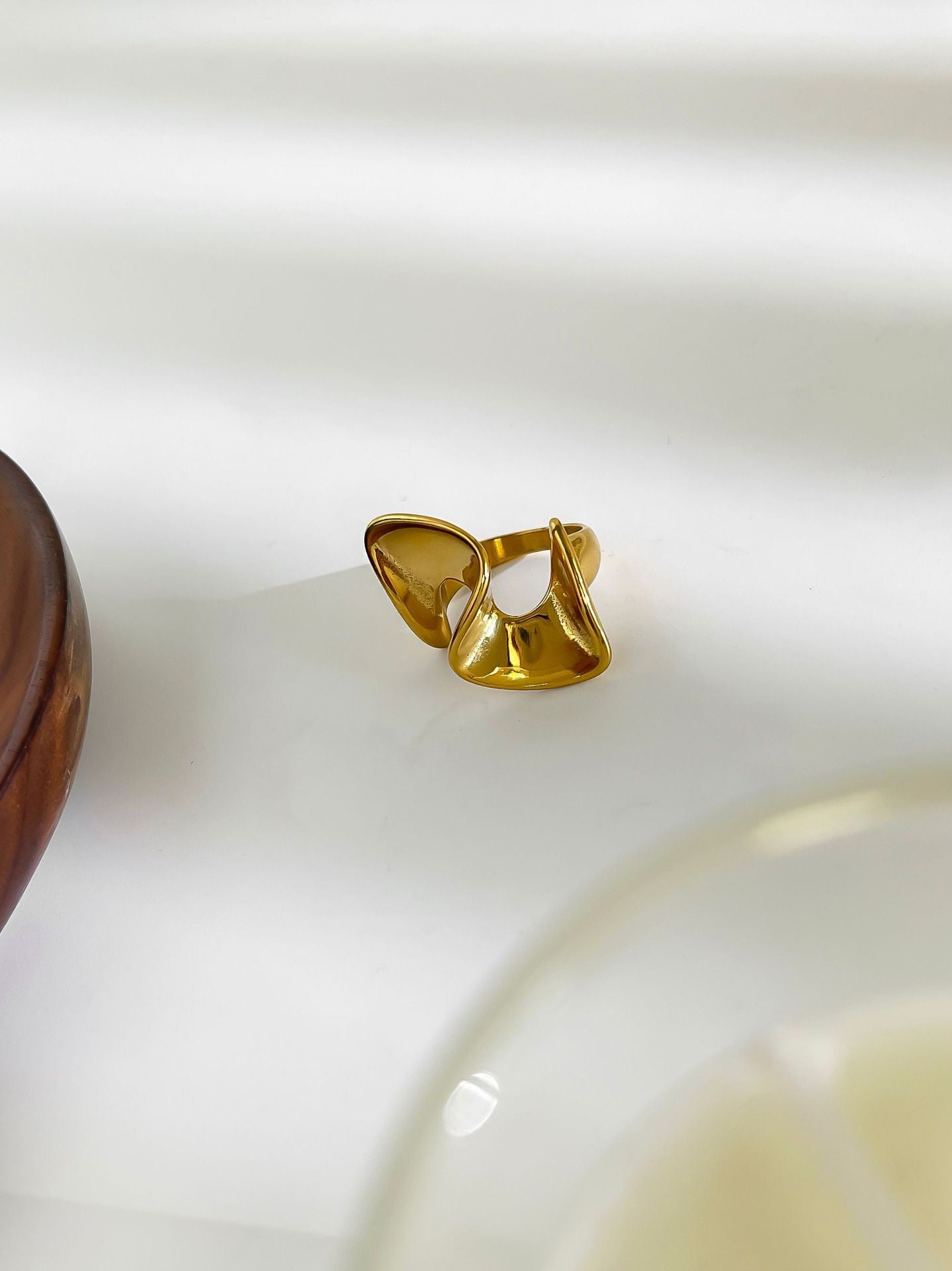 Waves of the sea statement ring