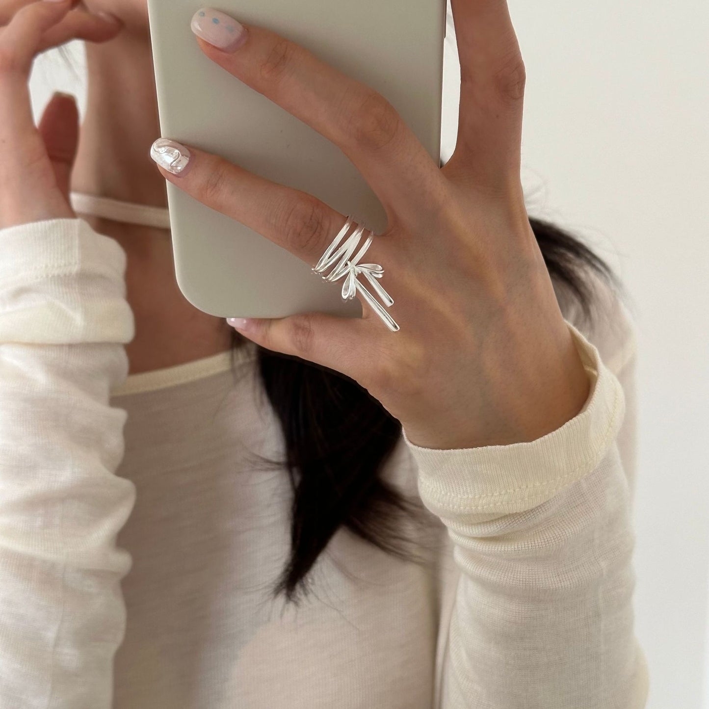 Hilaia Bow Silver ring