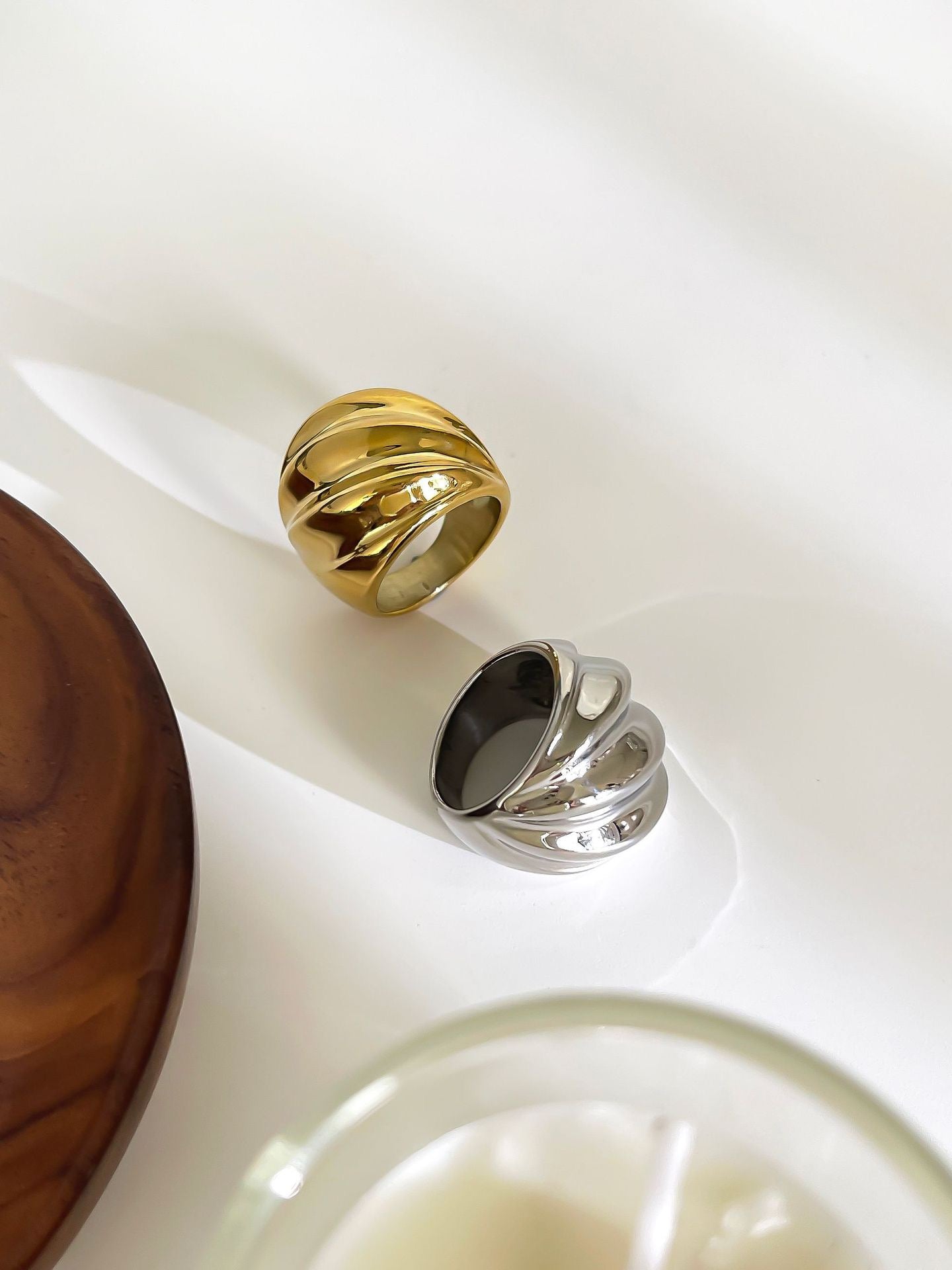 Big layer of waves statement ring