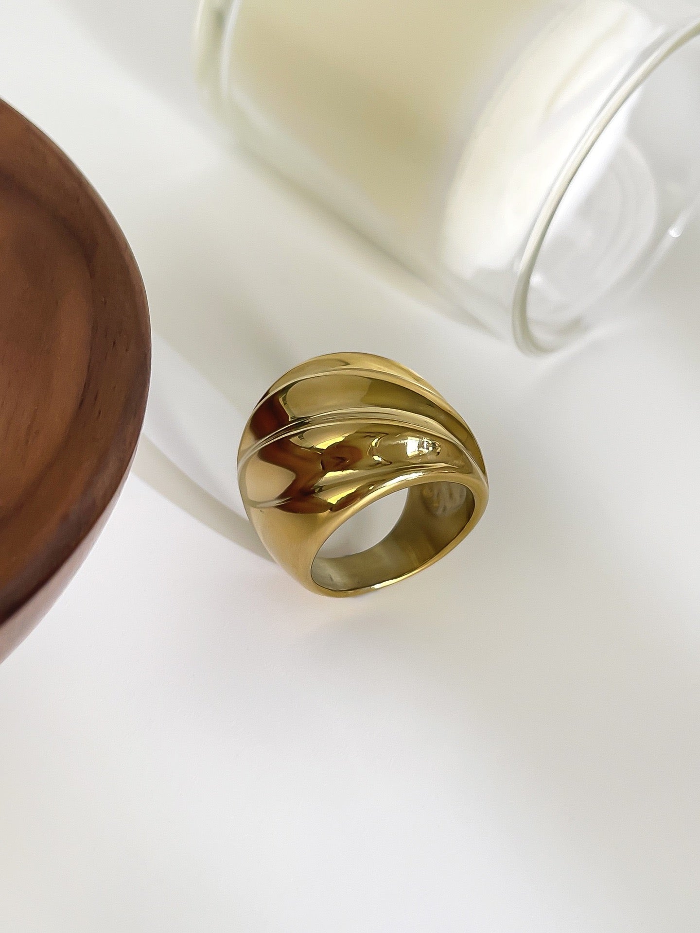 Big layer of waves statement ring