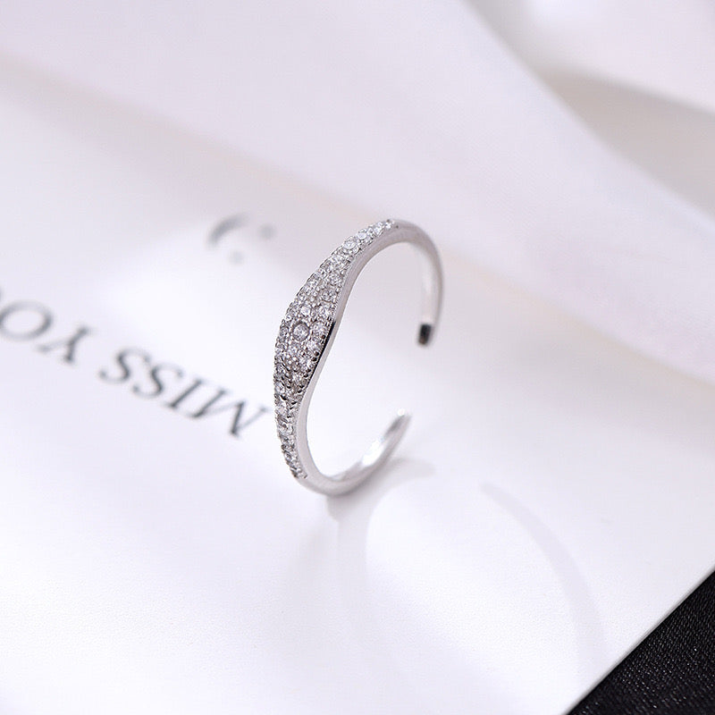 Tiara Silver curvy ring