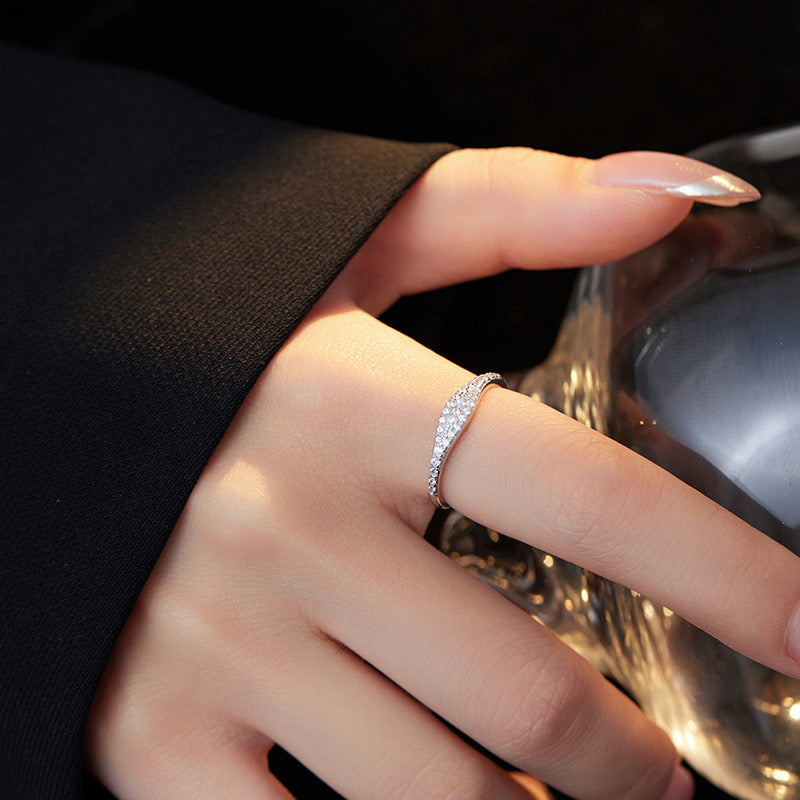 Tiara Silver curvy ring