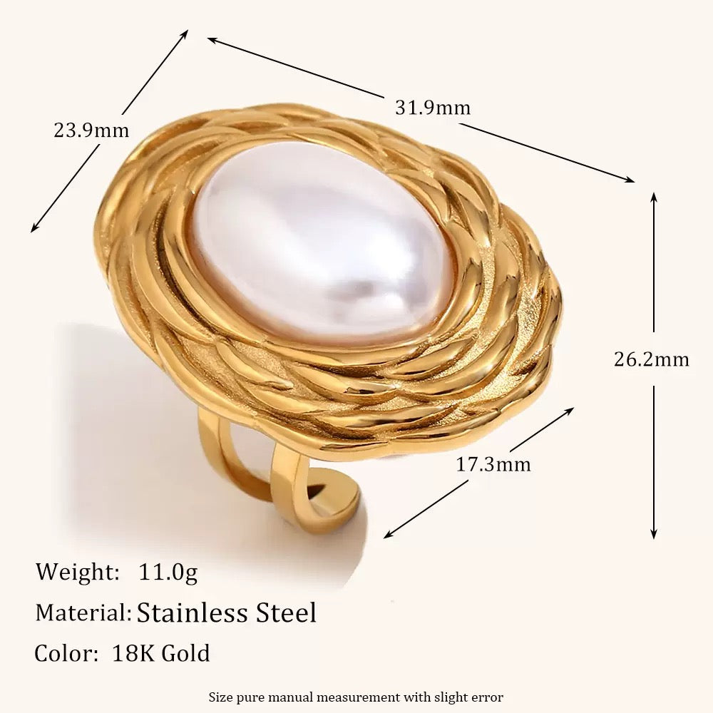 Big gold statement pearly ring