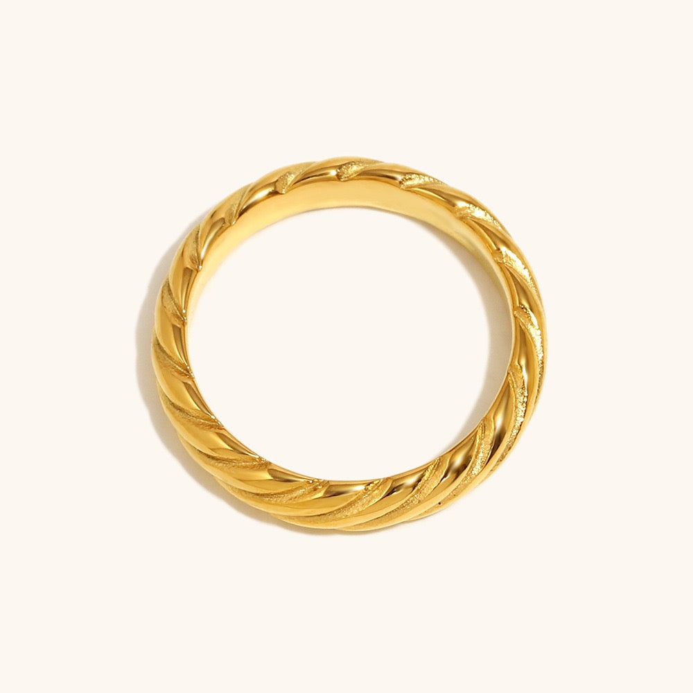 Classic braid band ring