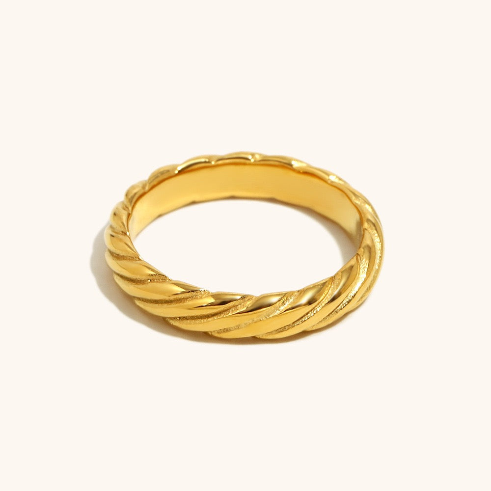 Classic braid band ring