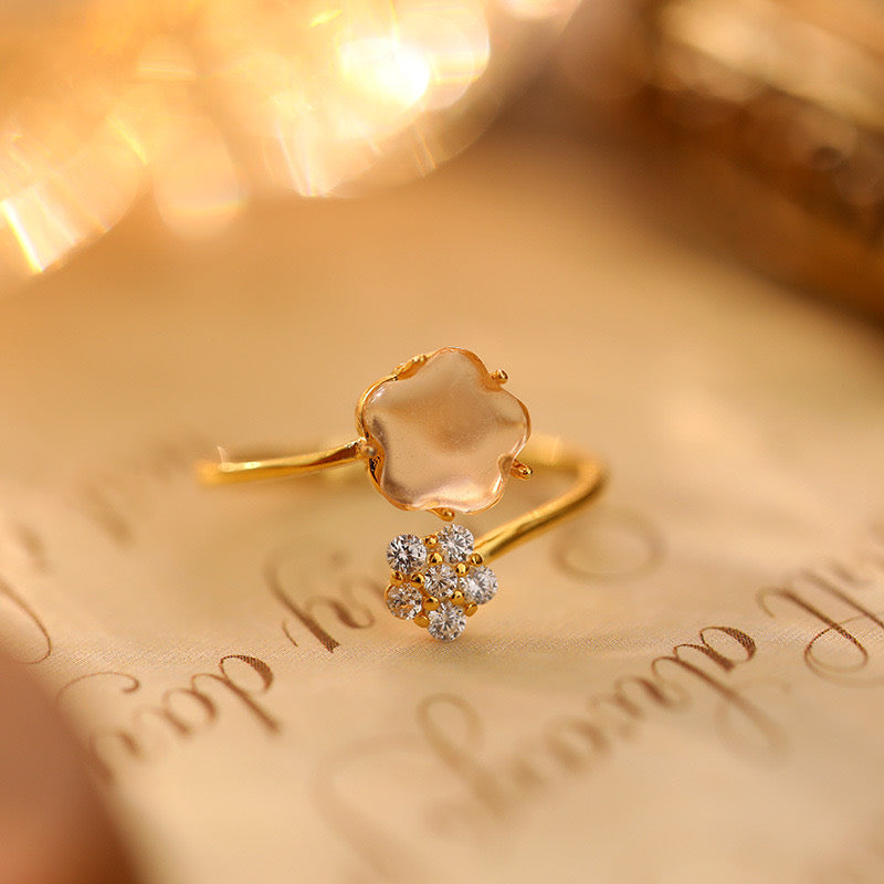 Vancouver Clear rosy silver ring