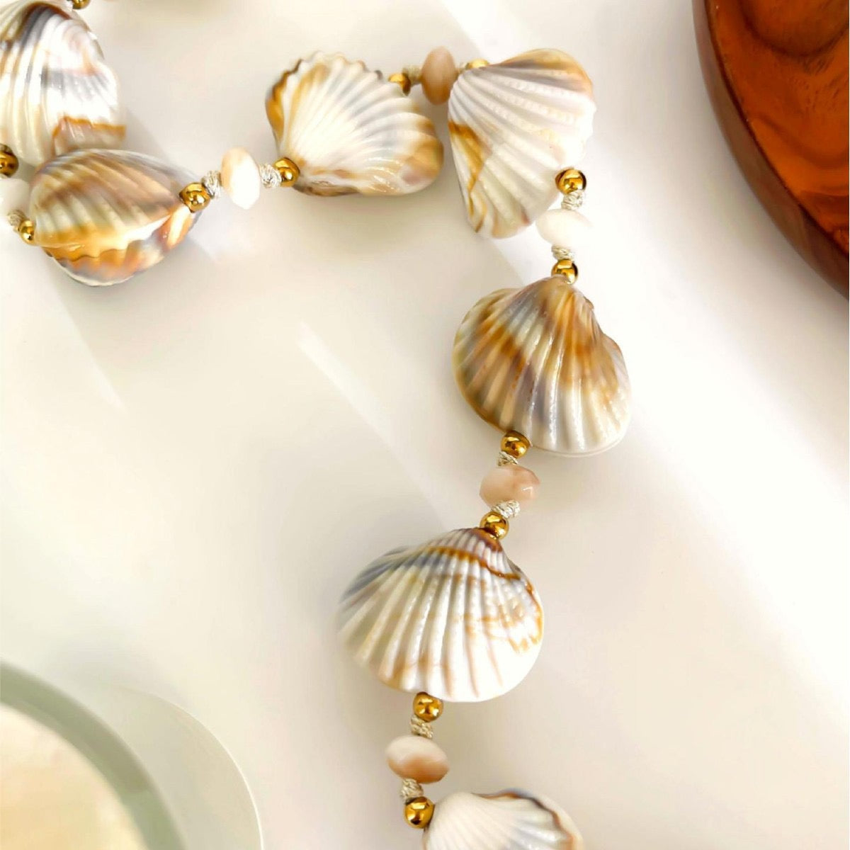 Acrylic shell necklace