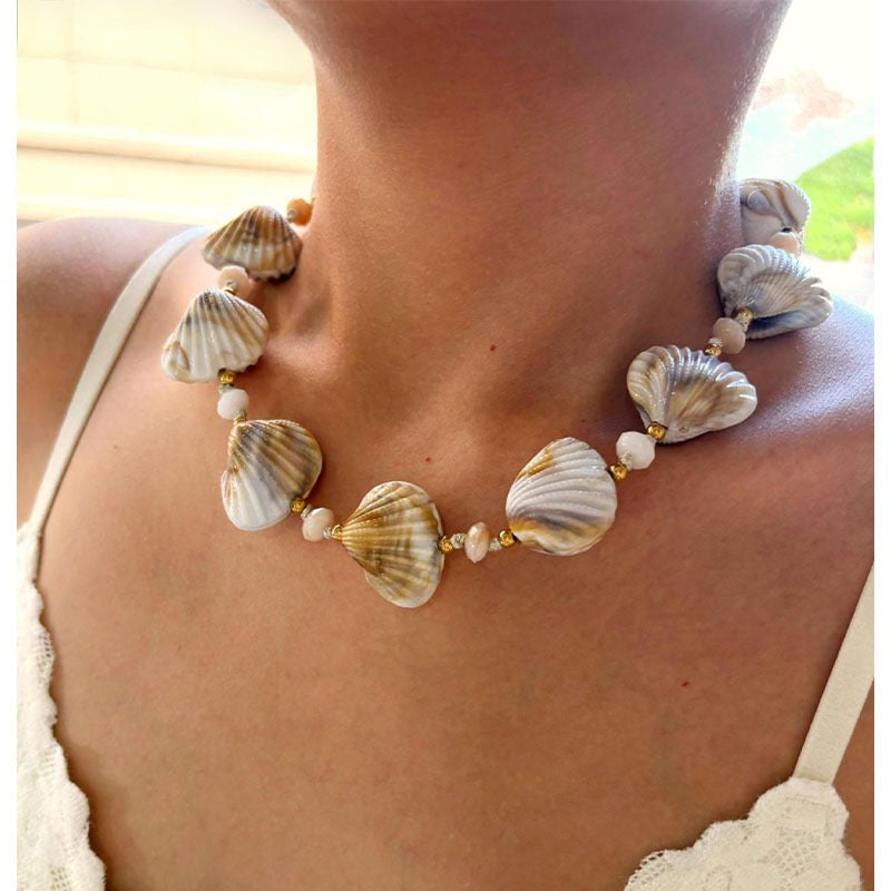 Acrylic shell necklace