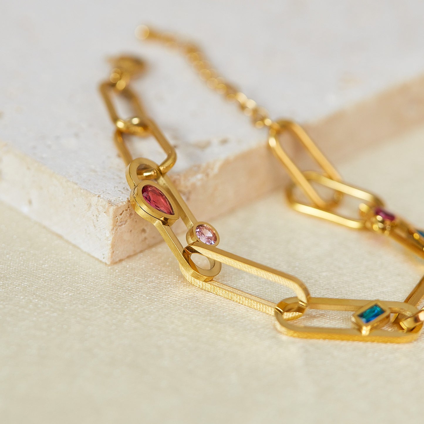 Gold lock chain bracelet