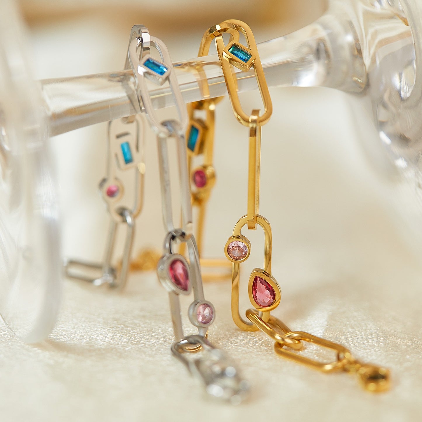 Gold lock chain bracelet