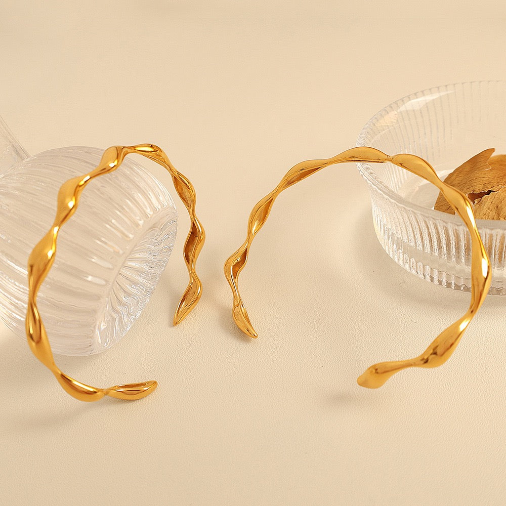 Mini wave bangles