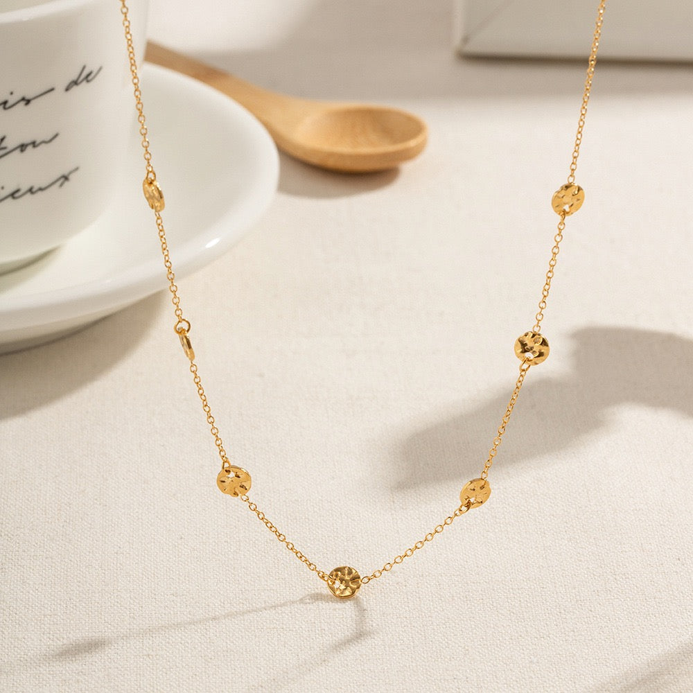 Dainty chips necklace