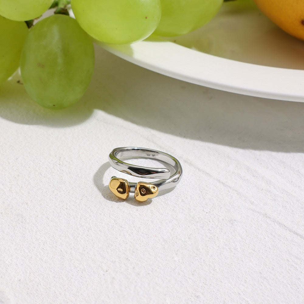 Two tone hearts mushroom ring