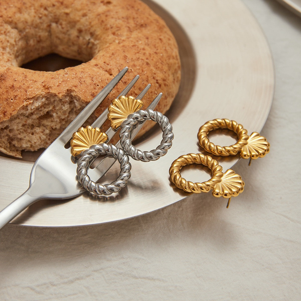 Shell hoops earrings