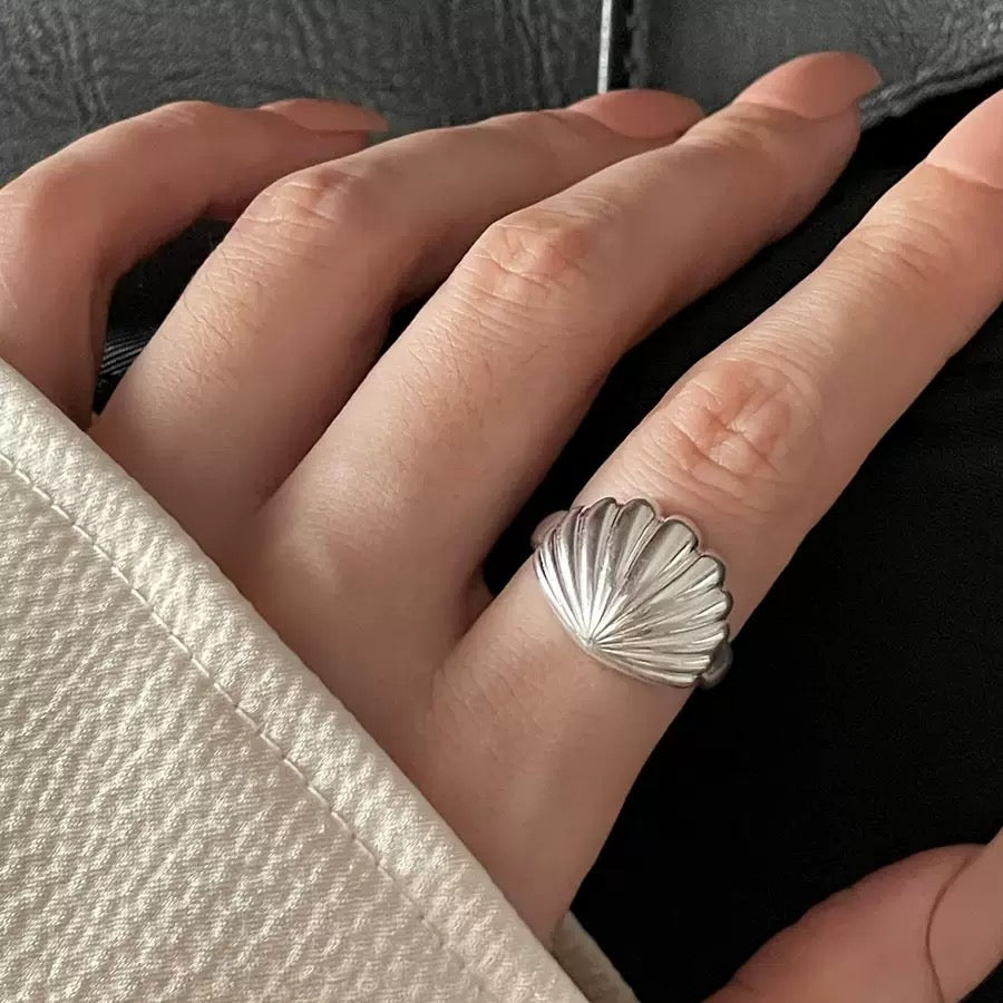 Sterling silver shell ring