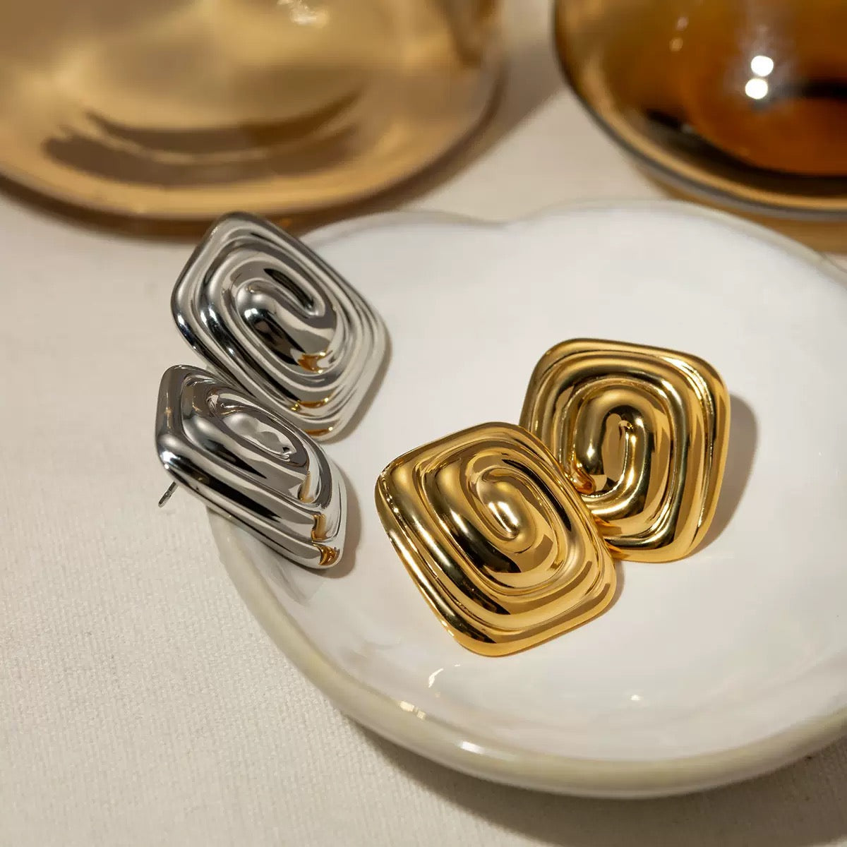 Square swirl earrings