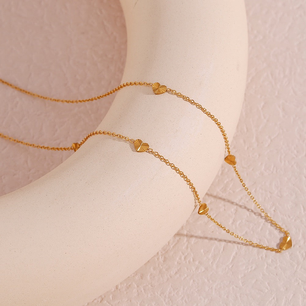Dainty heart necklace