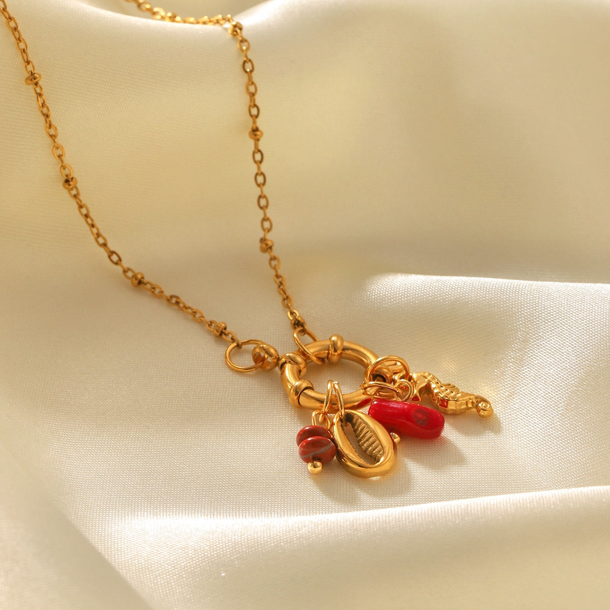 Red coral shell necklace