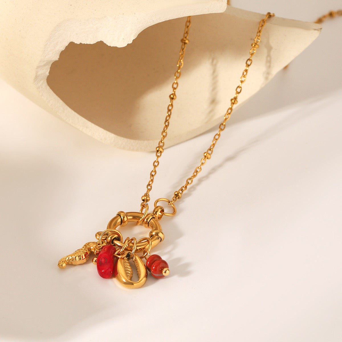 Red coral shell necklace