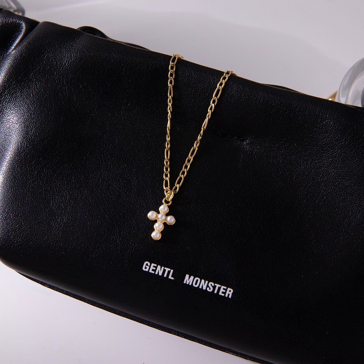Dainty pearly cross necklace