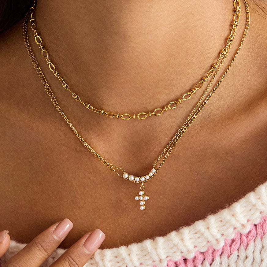 Dainty pearly cross necklace
